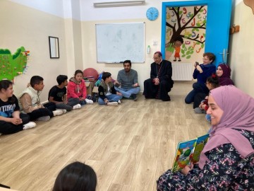 Mgr. Iyad Twal visits "Bayt Illiqa"